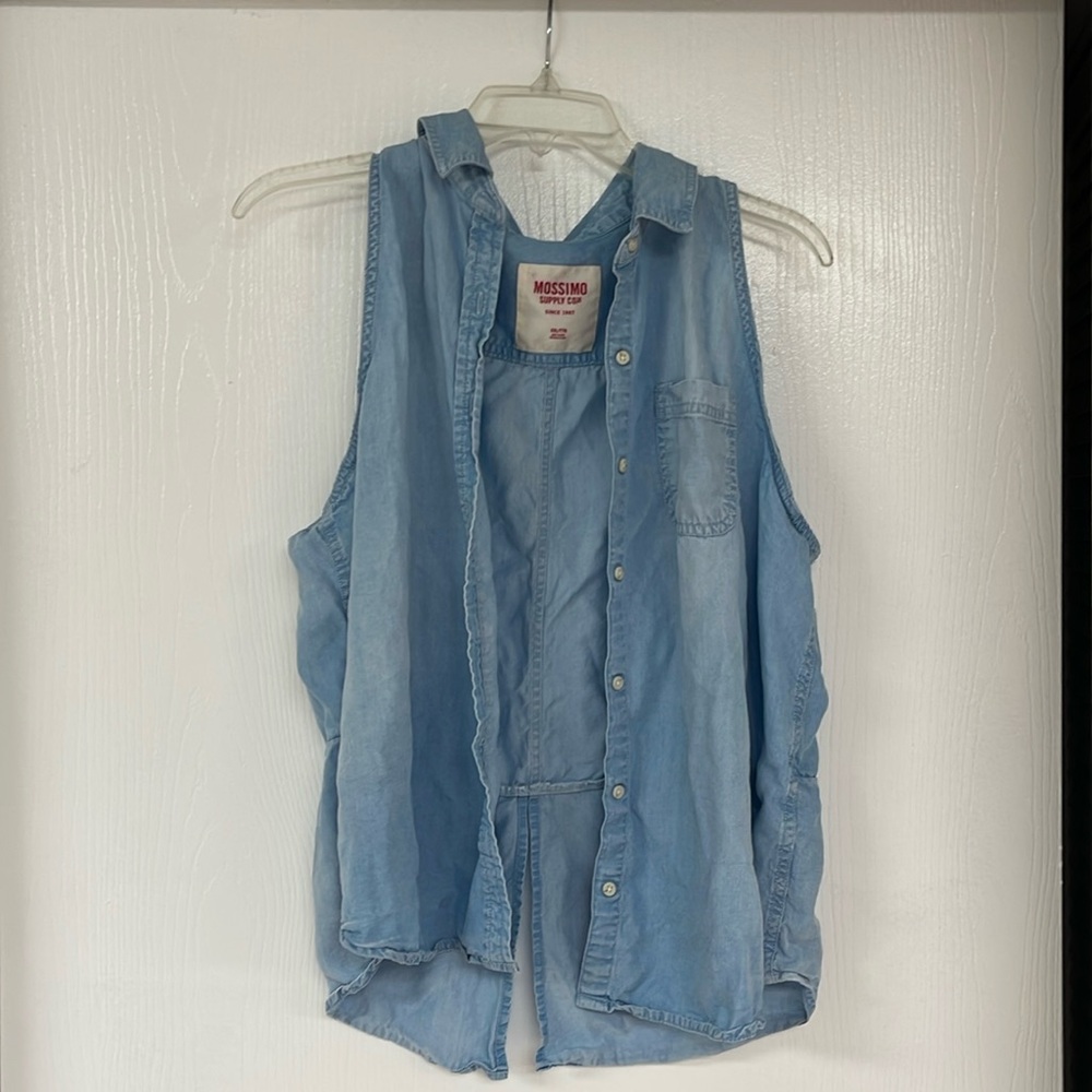 Women’s Mossimo XXL sleeveless jean shirt worn once like new soft material